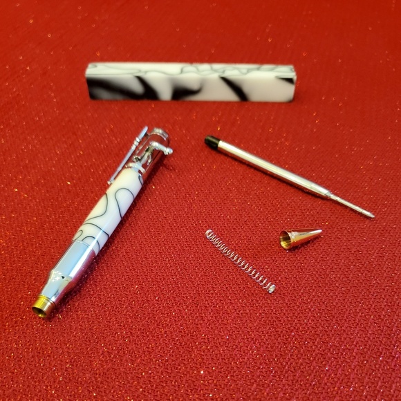 Lever Action Acrylic Ink Pen - Picture 3 of 3